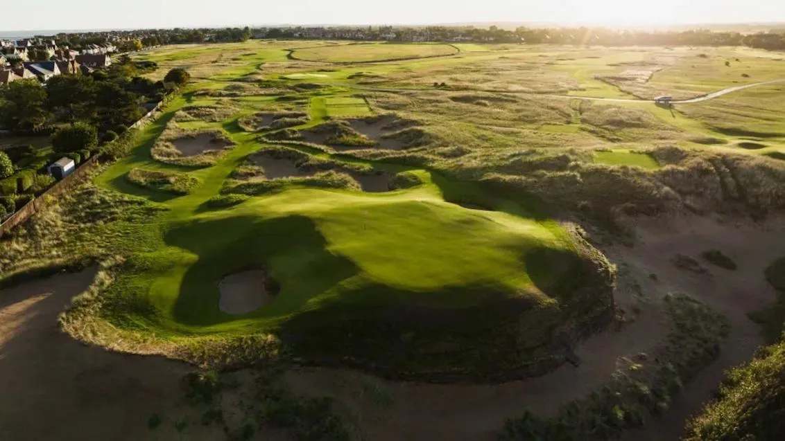hoylake_17th_behind_green.jpeg
